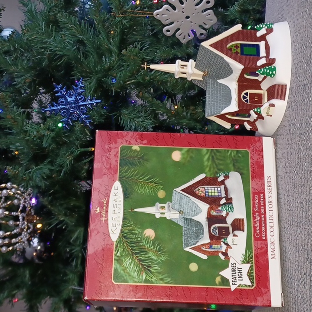 Keepsake 2001 Candlelight Services Brick Church Light Up Handcrafted Ornament